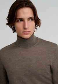 Scalpers CLASSIC ROLL NECK - Trui - taupe