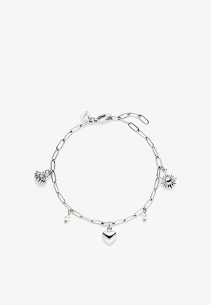 Silbernes Gliederarmband mit Büroklammer-Elementen, ausgestattet mit Sonne-, Herz- und Charm-Details sowie kleinen Perlakzenten, polierte Oberfläche.