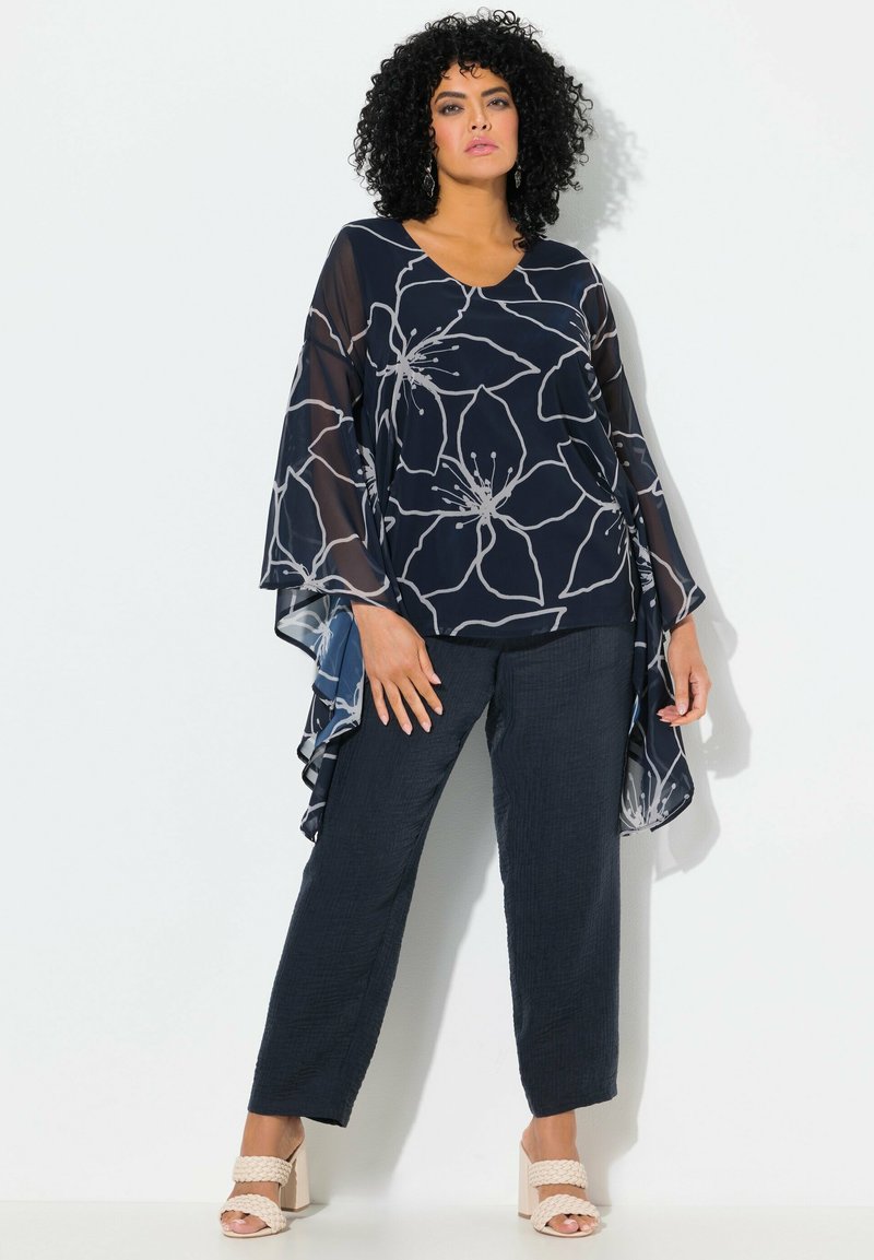 Ulla Popken FLOWER PRINT LAYERED WING SLEEVE - Blouse - marine