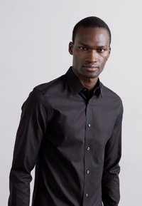 Tiger of Sweden ADLEY - Dalykiniai marškiniai - black