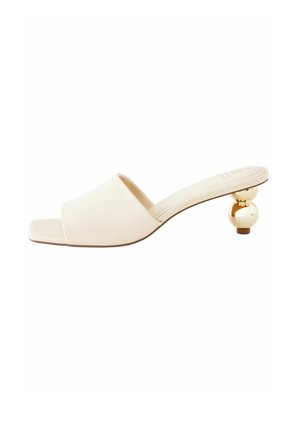 FOREVER COMFORT SQUARE TOE BUBBLE HEEL REGULAR FIT - Iešļūcenes - bone