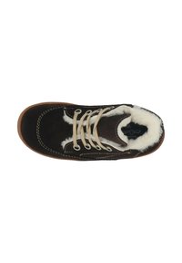 Schwarzer Wildleder-Winterstiefel mit beigen Schnürsenkeln und weißem Kunstfellfutter, sichtbaren Nähten und einer braunen Gummisohle, von oben betrachtet.