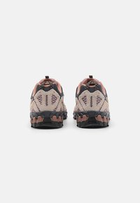 New Balance ML610 UNISEX - Tossud - taupe
