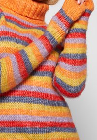 Wrangler Stickad tröja - orange