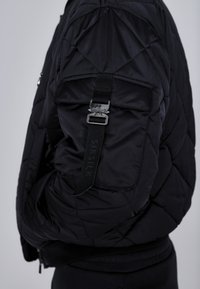 SIKSILK Vinterjakker - black