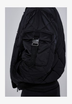 SIKSILK Winterjacke - black