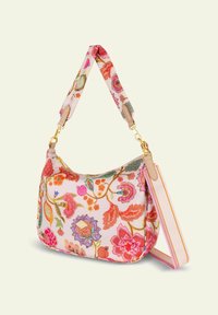 Sac à épaule floral de forme courbée, avec un extérieur en tissu rose, des accessoires dorés et une bandoulière à motif agrémentée de couleurs vives.