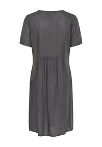 Harmaa lyhythihainen mekko, jossa on väljä malli, kerätty vyötärö, korostetut saumat sivuilla ja sileä rakenne.