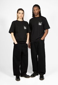 Wasted Paris ATRAX UNISEX - Print T-shirt - black