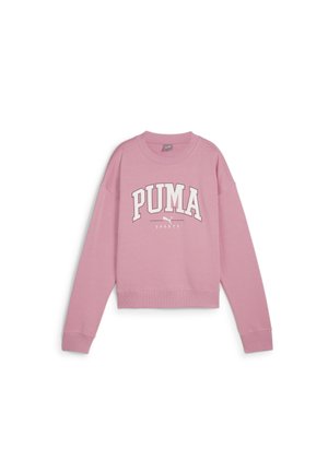 Sudadera corta rosa hecha de tejido suave, con mangas largas y un gran logo blanco de "PUMA" con "SPORTS" debajo.