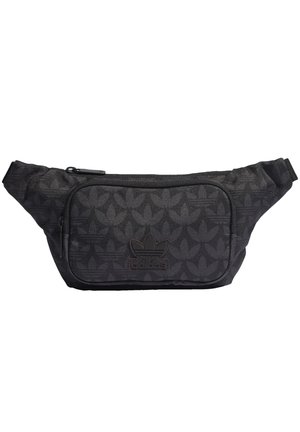 Zwarte Adidas heuptas met voorvak met rits, subtiel trefoil-patroon en verstelbare riem.