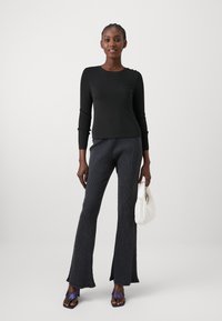ONLY ONLCHECKIE - Maglietta a manica lunga - black
