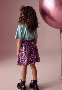 Next REGULAR FIT - A-Linien-Rock - purple sequin