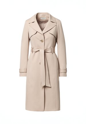 Beżowy płaszcz typu trencz do kolan z szerokimi klapami, zapinany na guziki, z paskiem w talii i długimi rękawami z detalami w postaci pasków.