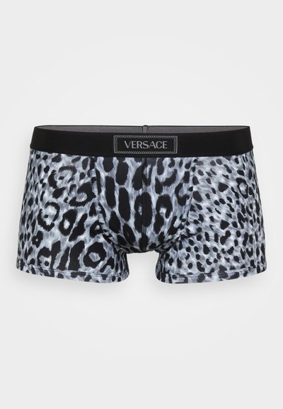 Férfi Versace boxer alsónadrág fekete és szürke leopárd mint�ával, fekete derékvonallal, melyen a Versace logó található az elülső középen.