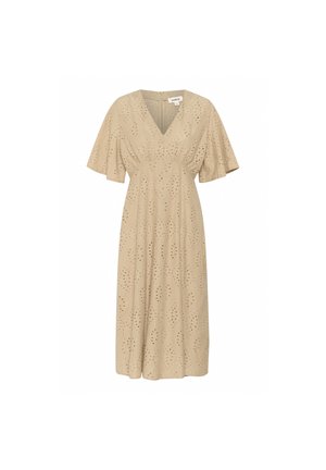 Vestido beige con mangas cortas tipo volantes, escote en V y un ajuste holgado. Presenta un patrón de cortes a lo largo de la tela para añadir textura.