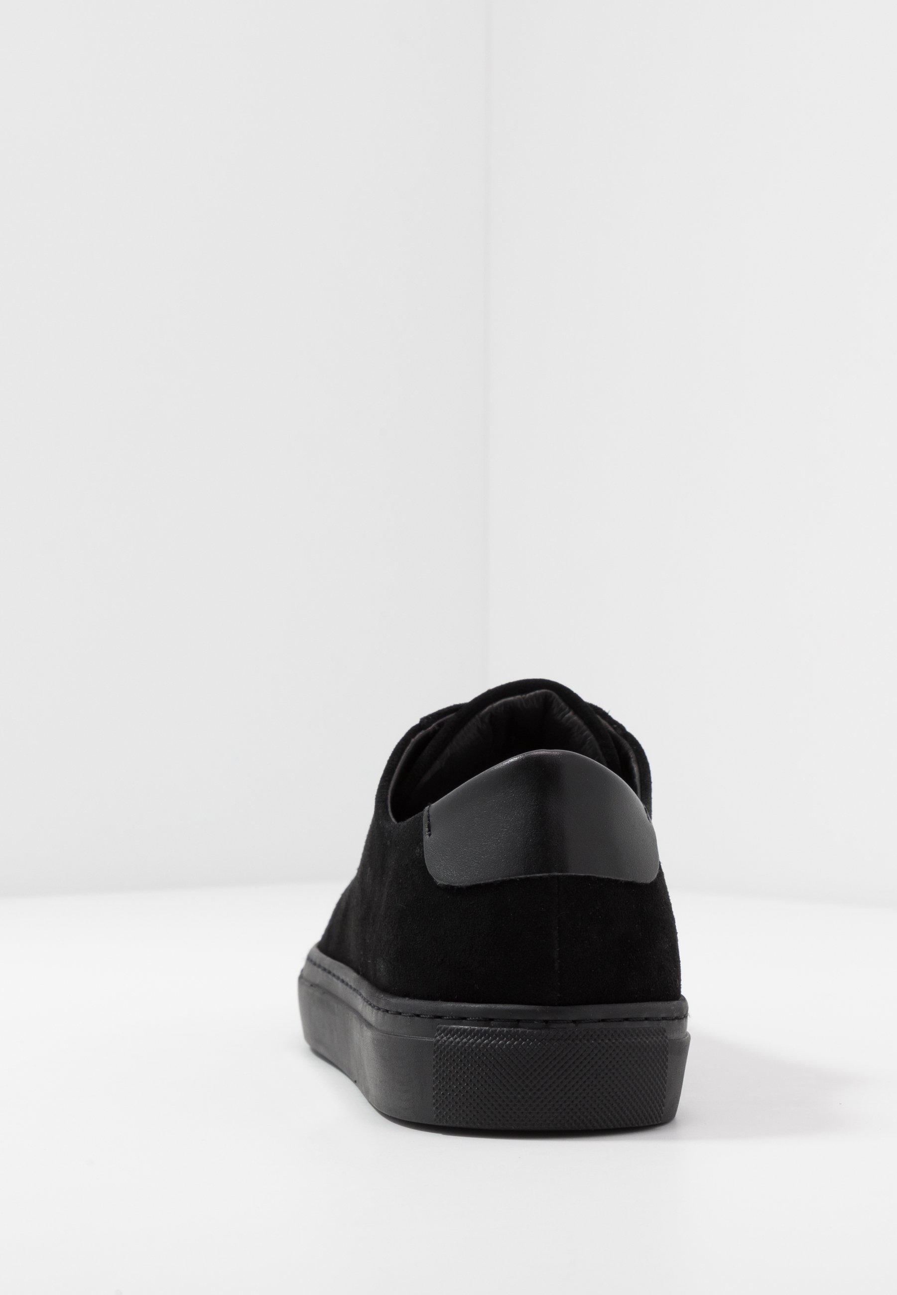 Filippa K MORGAN Joggesko black Zalando.no Filippa K MORGAN BIODEGRADABLE ECO Joggesko black