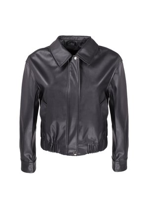 Giacca in pelle nera con colletto, chiusura zip davanti e fondo elastico. Presenta maniche lunghe e due tasche laterali. Texture liscia.