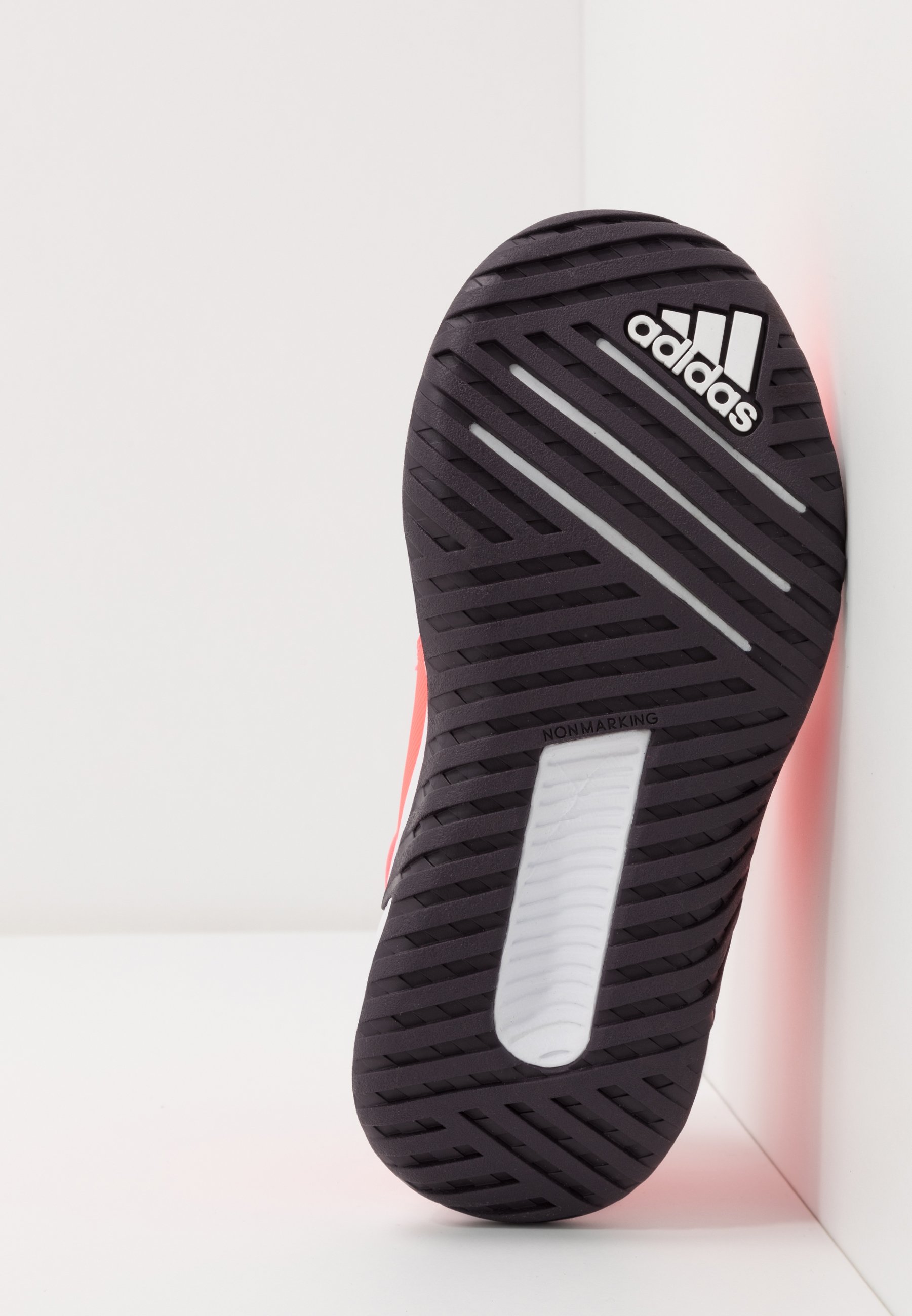 4uture sport running shoes