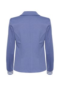Blazer blu con maniche lunghe, vestibilità su misura e polsini a righe. Presenta un colletto classico e un motivo testurizzato sottile.