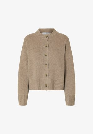 Cárdigan de mezcla de lana beige con puños y dobladillo acanalados, que presenta un escote redondo y seis grandes botones redondos marrones en la parte delantera.