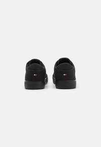 Tommy Hilfiger Tossud - black