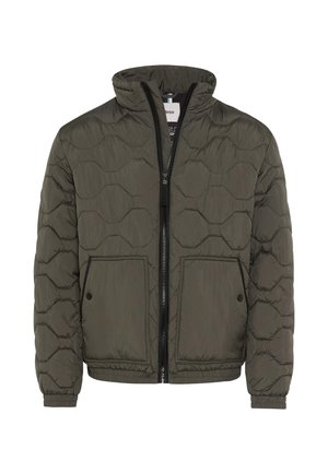 Giacca imbottita verde oliva con colletto alto, chiusura con zip e due tasche anteriori. Presenta un motivo testurizzato e polsini elasticizzati.