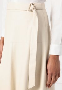 Ted Baker ZIMI - Krilo A-kroja - ecru