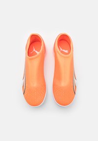 Puma ULTRA MATCH UNISEX - Rasen-Fußballschuhe - ultra orange/white/blue glimmer