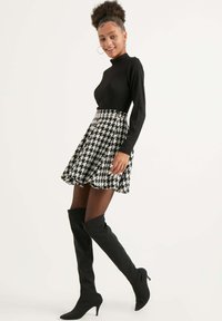 Herita SQUARE PATTERNED - Gonna a campana - white