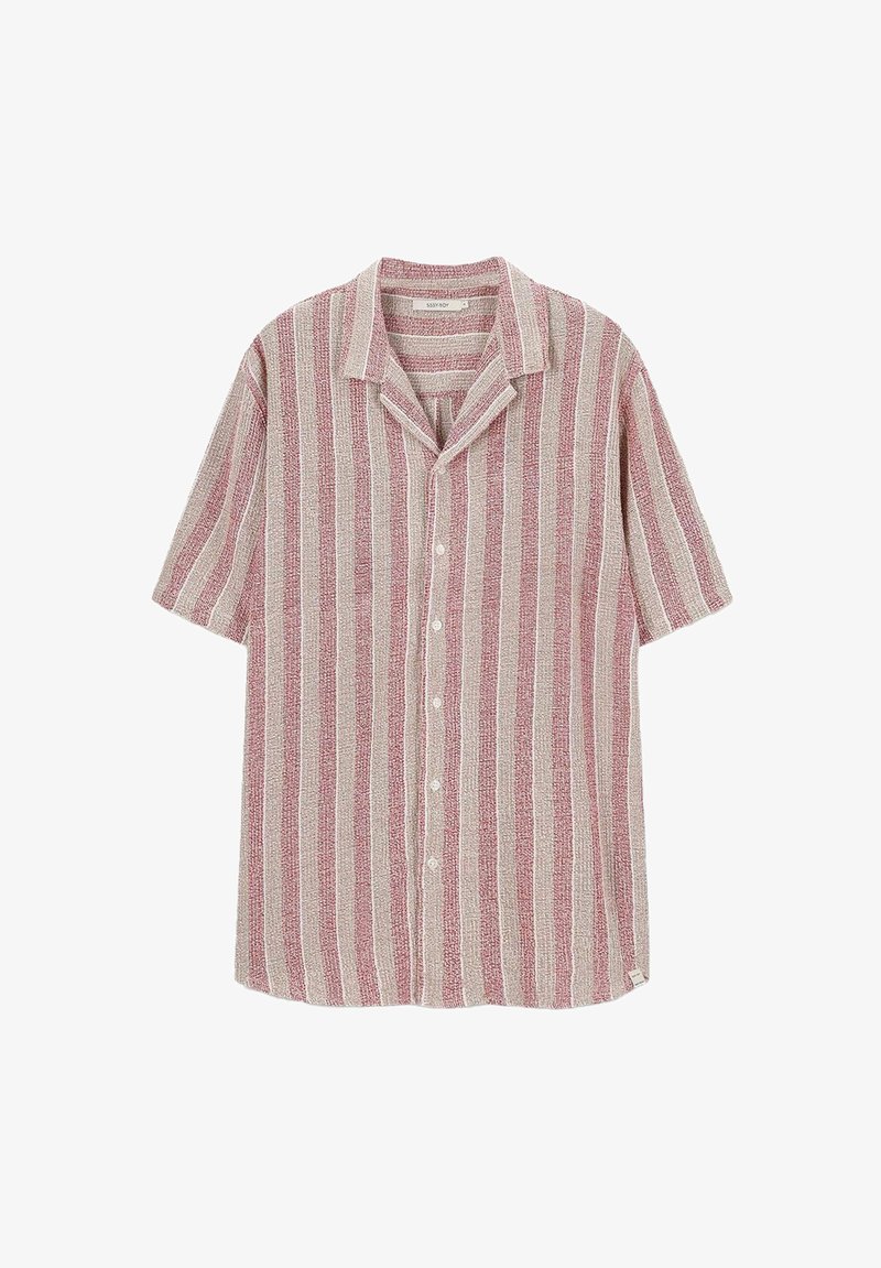 Korte mouw button-up shirt met een gestructureerde stof met afwisselende rode en roomkleurige verticale strepen. Opvallende kraag en knopen.