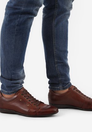 Wojas Volnočasové šněrovací boty - brown