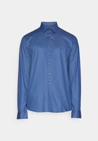 Camicia a maniche lunghe blu realizzata in tessuto morbido, con chiusura a bottoni sul davanti, colletto appuntito e logo discreto sul petto.