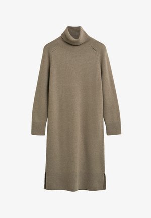 Sukienka z golfem dzianym w kolorze taupe, z długimi rękawami, prążkowanym kołnierzem, bocznymi rozcięciami oraz miękką teksturą. Prosty design bez wzorów czy akcentów.