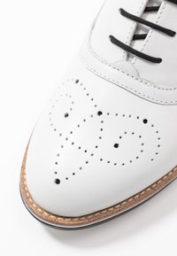 Thumbnail Image 3