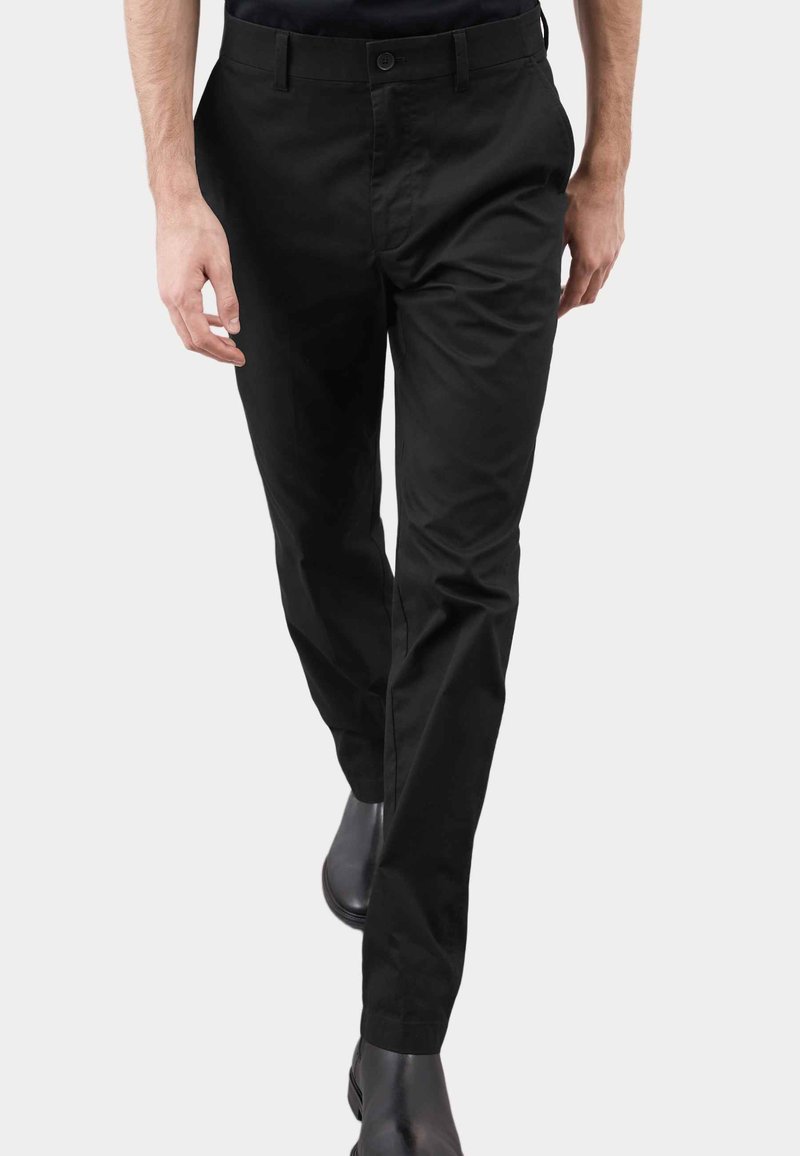 Marks & Spencer REGULAR FIT SUPER LIGHTWEIGHT - Broek - black