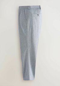 Pantalon formel gris clair avec poches latérales, passants pour ceinture et poche arrière boutonnée, présenté sur un fond uni.
