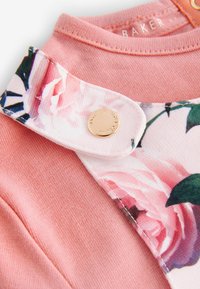 Baker by Ted Baker FLORAL SET 2 PIECE - REGULAR FIT - Kombinezons ar lencēm - pink