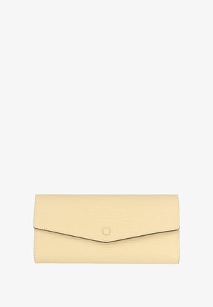 Portefeuille en cuir texturé jaune avec une fermeture rabat et des coutures décoratives. Design plié avec un bouton pression pour un maintien sécurisé.