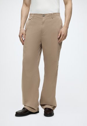 Guess RUBEN CHINO - Broek - walnut shell
