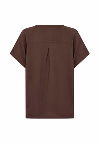 Top corto marrone a maniche corte realizzato in tessuto morbido, con una piega sul retro e una vestibilità rilassata. Design semplice con scollatura rotonda.