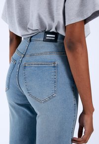 Dr.Denim MOXY STRAIGHT - Vaqueros rectos - cape light vintage worn
