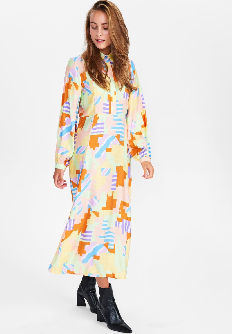 Numph Blousejurk rood Numph Blousejurk rood