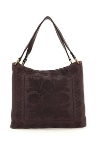 Borsa a tracolla in pelle marrone scuro con motivo floreale in rilievo e due manici con finiture dorate.