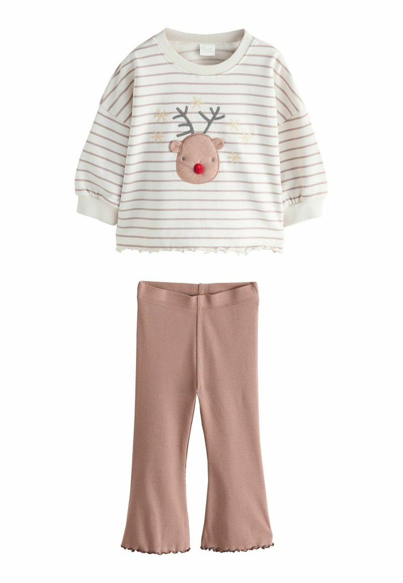Completo per bambini in due pezzi, composto da una maglietta a maniche lunghe a righe beige con un volto di renna e pantaloni abbinati di un leggero marrone uniforme con gambe svasate.