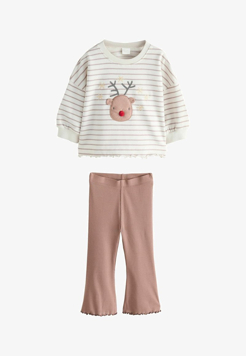 Completo per bambini in due pezzi, composto da una maglietta a maniche lunghe a righe beige con un volto di renna e pantaloni abbinati di un leggero marrone uniforme con gambe svasate.