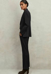 Reiss REGULAR FIT - HAISLEY SINGLE BREASTED - Blazer - navy