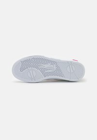 lacoste basket rose