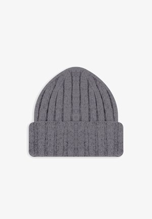 Cappello a maglia grigio con una trama a coste e un bordo risvoltato. Presenta una forma rastremata e a cupola. Realizzato in materiale morbido e flessibile.