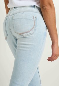 Grain de Malice Vaqueros slim fit - bleached